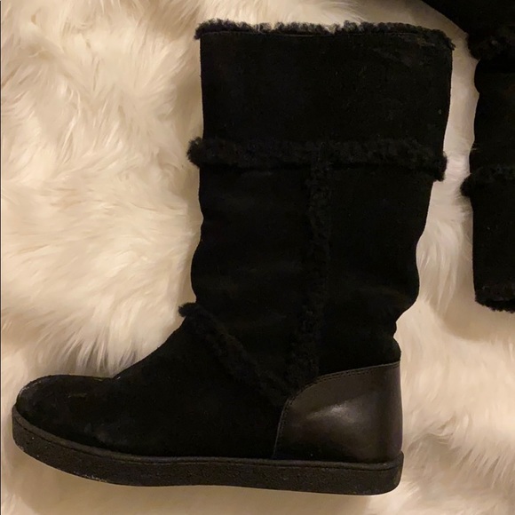 Tory Burch sherpa boots - Picture 2 of 13